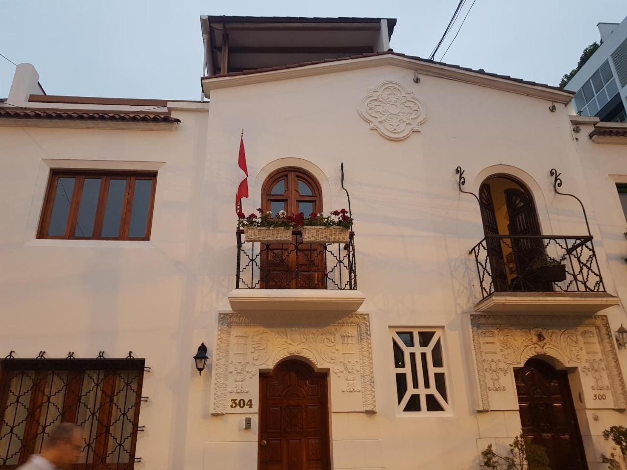 Lima White House Hostel Exterior photo