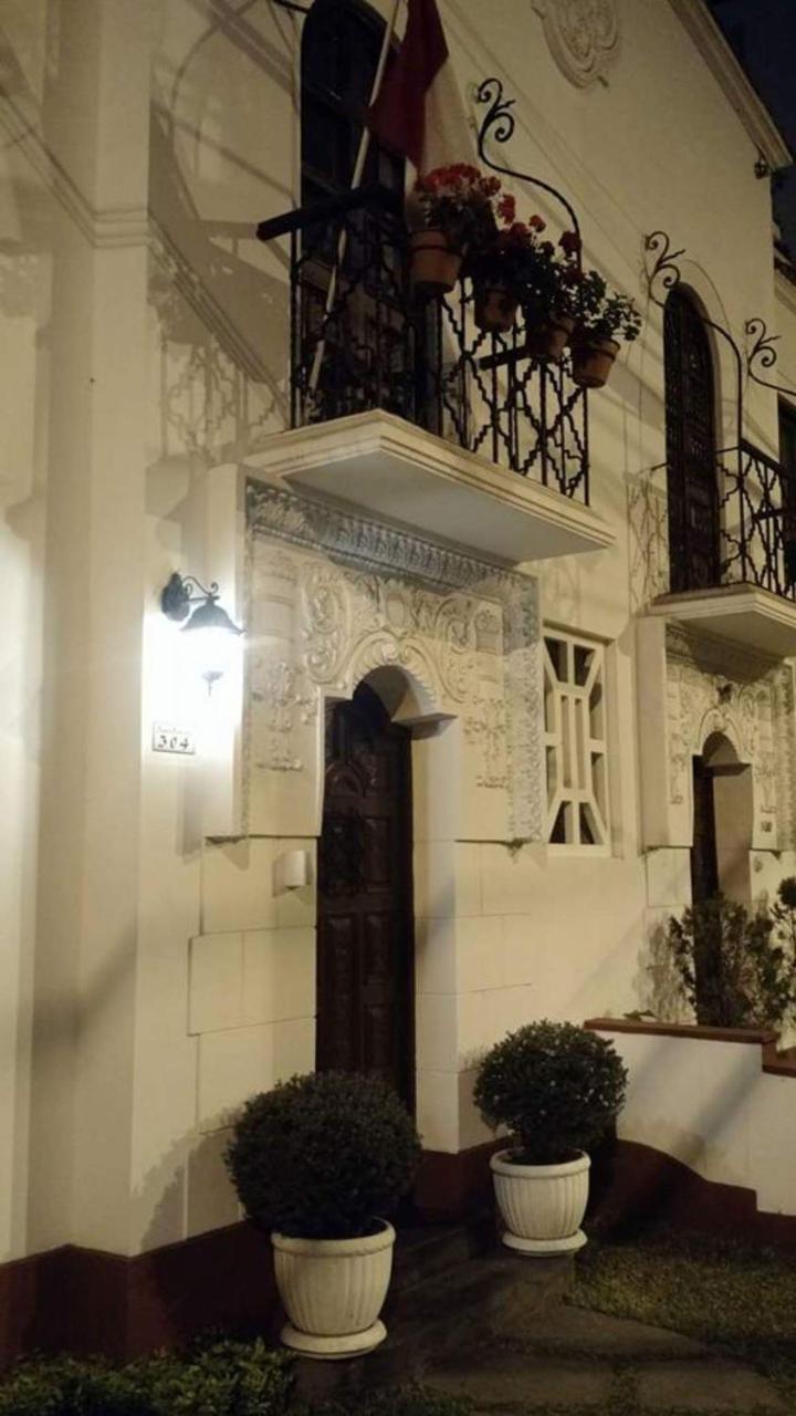 Lima White House Hostel Exterior photo